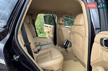 Внедорожник / Кроссовер Porsche Cayenne 2012 в 