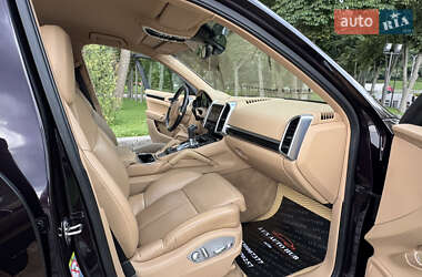 Внедорожник / Кроссовер Porsche Cayenne 2012 в 