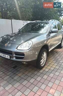 Внедорожник / Кроссовер Porsche Cayenne 2004 в 