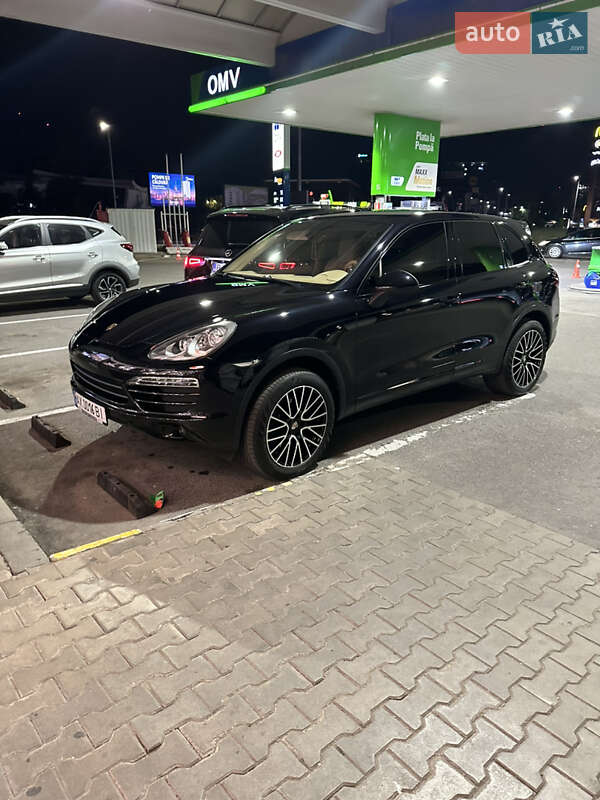 Позашляховик / Кросовер Porsche Cayenne 2013 в Ужгороді