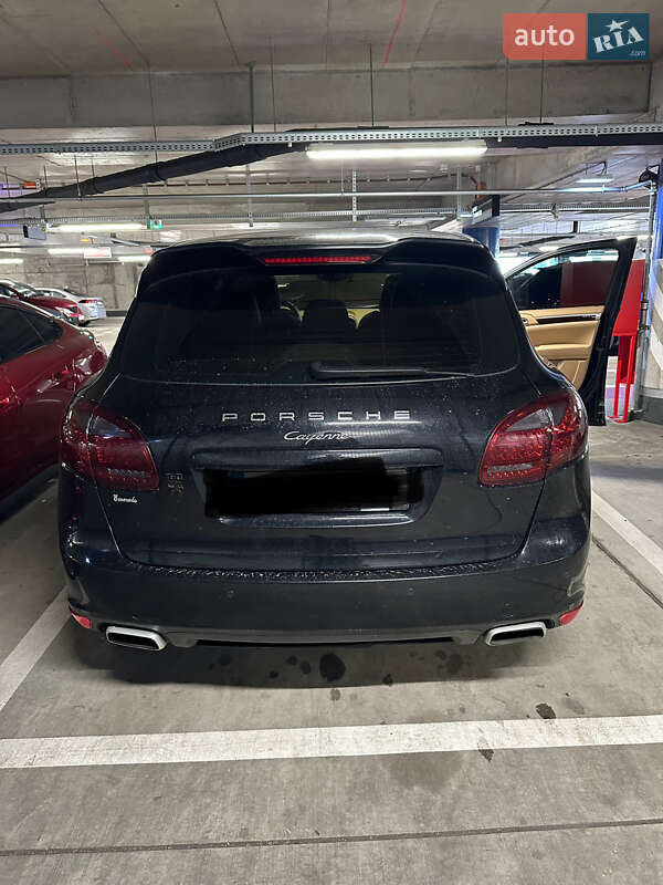 Позашляховик / Кросовер Porsche Cayenne 2013 в Ужгороді