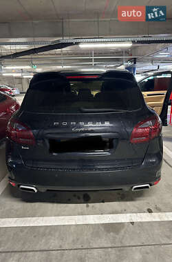 Внедорожник / Кроссовер Porsche Cayenne 2013 в 