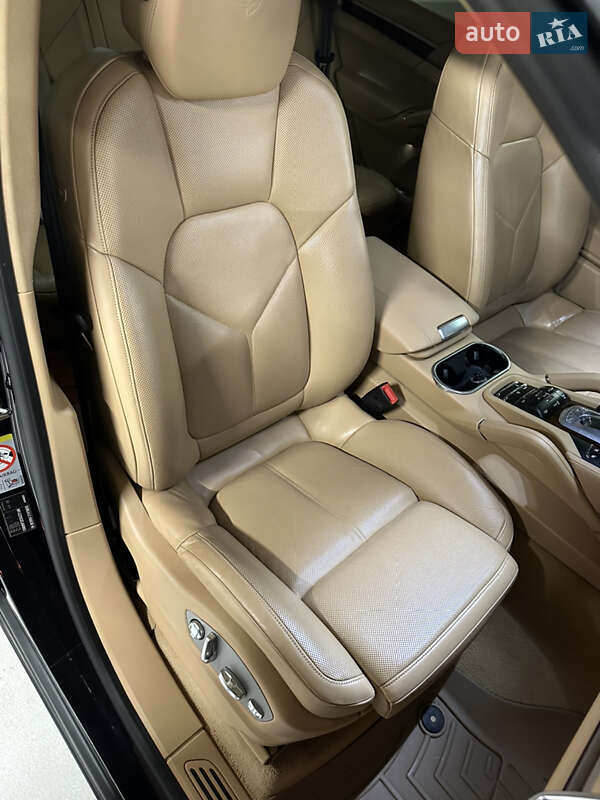 Позашляховик / Кросовер Porsche Cayenne 2013 в Ужгороді