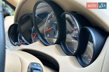 Внедорожник / Кроссовер Porsche Cayenne 2012 в 