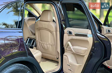Внедорожник / Кроссовер Porsche Cayenne 2012 в 