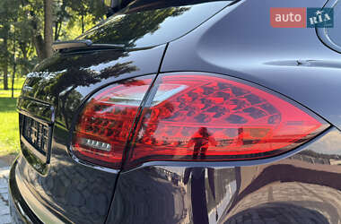 Внедорожник / Кроссовер Porsche Cayenne 2012 в 