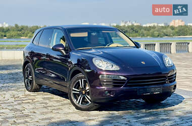 Внедорожник / Кроссовер Porsche Cayenne 2012 в 