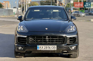 Внедорожник / Кроссовер Porsche Cayenne 2016 в 