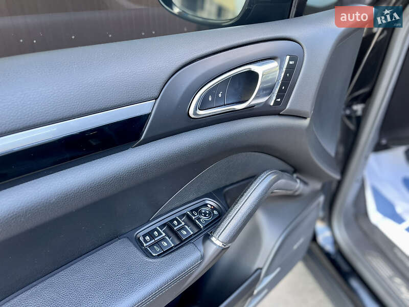 Внедорожник / Кроссовер Porsche Cayenne 2016 в Харькове фото 26 Внедорожник / Кроссовер Porsche Cayenne 2016 в Харькове