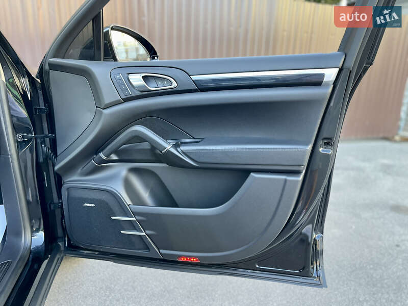 Внедорожник / Кроссовер Porsche Cayenne 2016 в Харькове фото 56 Внедорожник / Кроссовер Porsche Cayenne 2016 в Харькове