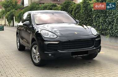 Внедорожник / Кроссовер Porsche Cayenne 2015 в 
