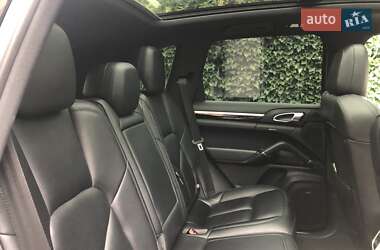Внедорожник / Кроссовер Porsche Cayenne 2015 в 