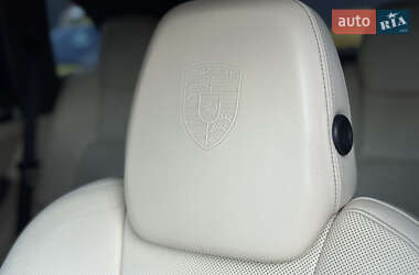 Внедорожник / Кроссовер Porsche Cayenne 2011 в 