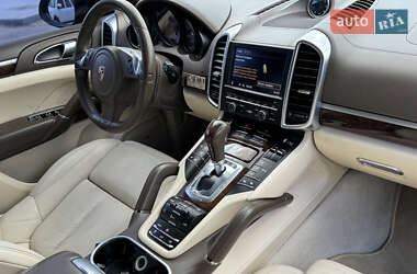 Внедорожник / Кроссовер Porsche Cayenne 2011 в 