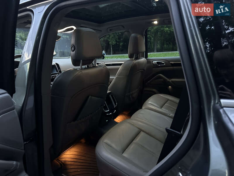 Внедорожник / Кроссовер Porsche Cayenne 2014 в Львове