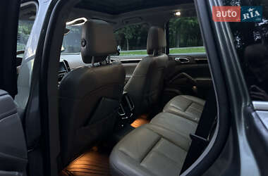 Внедорожник / Кроссовер Porsche Cayenne 2014 в 