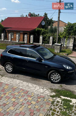 Внедорожник / Кроссовер Porsche Cayenne 2011 в 