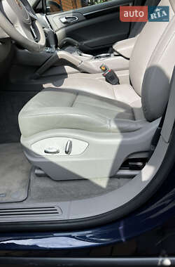 Внедорожник / Кроссовер Porsche Cayenne 2011 в 
