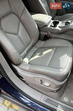 Внедорожник / Кроссовер Porsche Cayenne 2011 в 