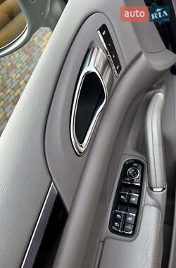 Внедорожник / Кроссовер Porsche Cayenne 2011 в 
