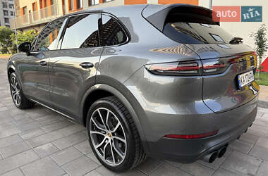 Внедорожник / Кроссовер Porsche Cayenne 2019 в 