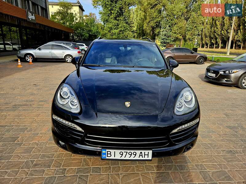 Внедорожник / Кроссовер Porsche Cayenne 2013 в Полтаве