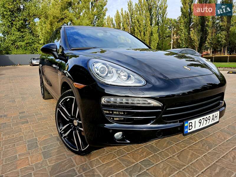 Внедорожник / Кроссовер Porsche Cayenne 2013 в Полтаве