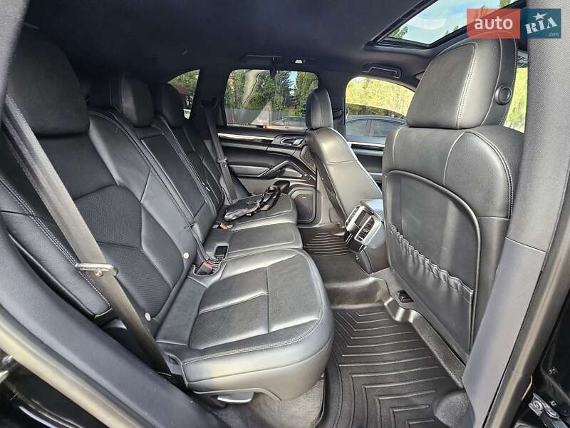 Внедорожник / Кроссовер Porsche Cayenne 2013 в Полтаве