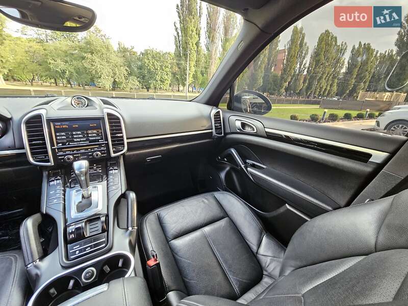 Внедорожник / Кроссовер Porsche Cayenne 2013 в Полтаве