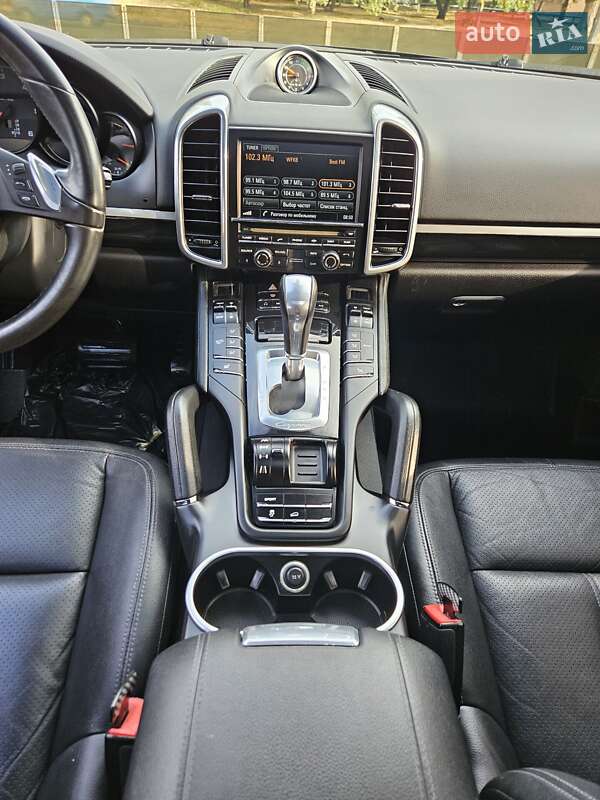 Внедорожник / Кроссовер Porsche Cayenne 2013 в Полтаве