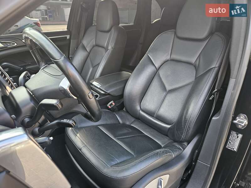 Внедорожник / Кроссовер Porsche Cayenne 2013 в Полтаве