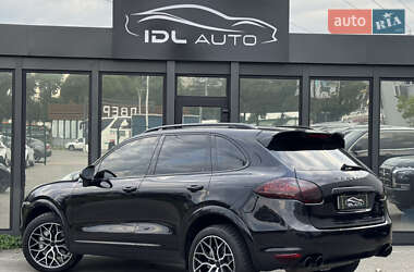 Внедорожник / Кроссовер Porsche Cayenne 2011 в 