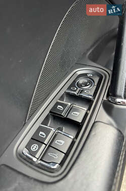 Внедорожник / Кроссовер Porsche Cayenne 2011 в 