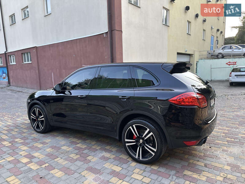 Внедорожник / Кроссовер Porsche Cayenne 2011 в Умани