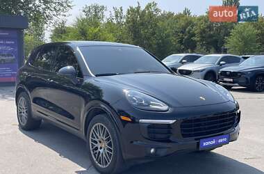 Позашляховик / Кросовер Porsche Cayenne 2016 в 