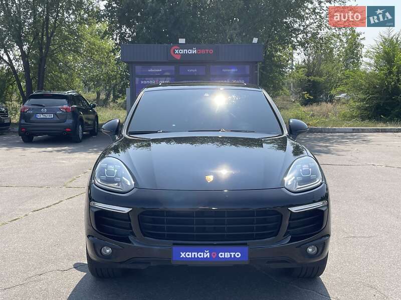 Позашляховик / Кросовер Porsche Cayenne 2016 в Дніпрі