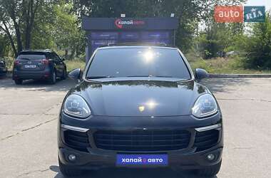 Позашляховик / Кросовер Porsche Cayenne 2016 в 