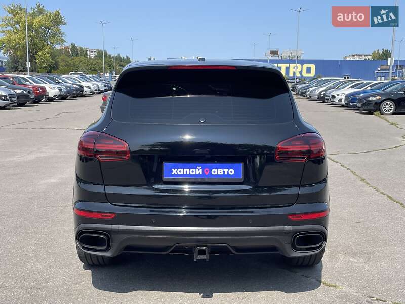 Позашляховик / Кросовер Porsche Cayenne 2016 в Дніпрі