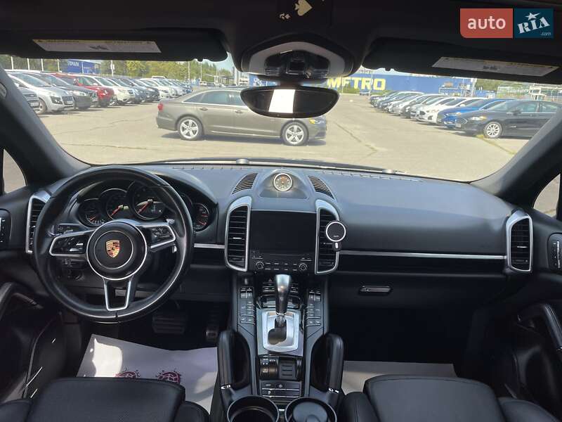 Позашляховик / Кросовер Porsche Cayenne 2016 в Дніпрі