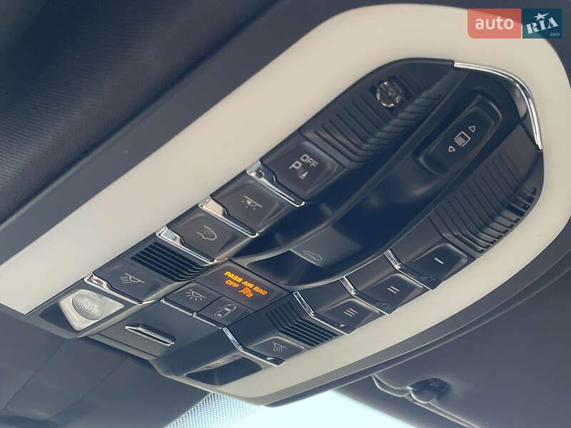 Позашляховик / Кросовер Porsche Cayenne 2016 в Дніпрі