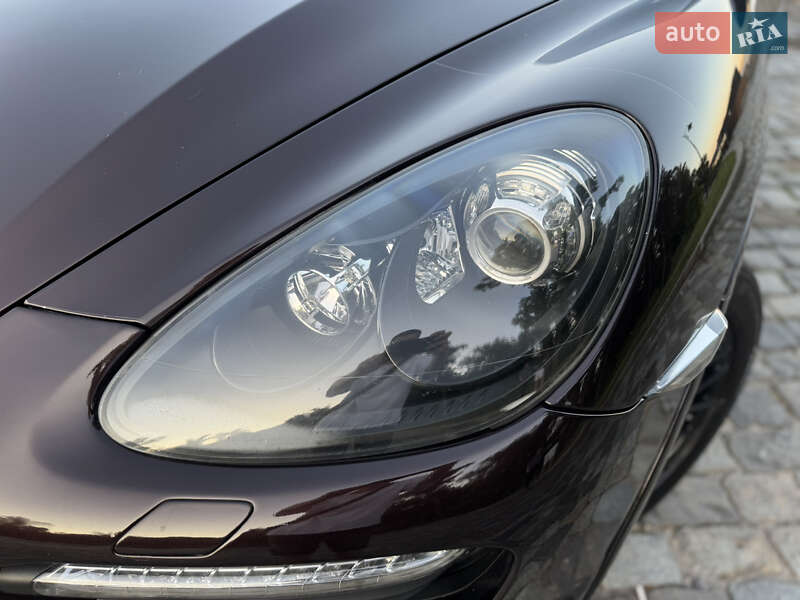 Внедорожник / Кроссовер Porsche Cayenne 2014 в Львове
