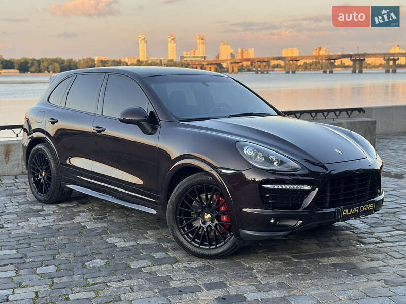 Внедорожник / Кроссовер Porsche Cayenne 2014 в Львове