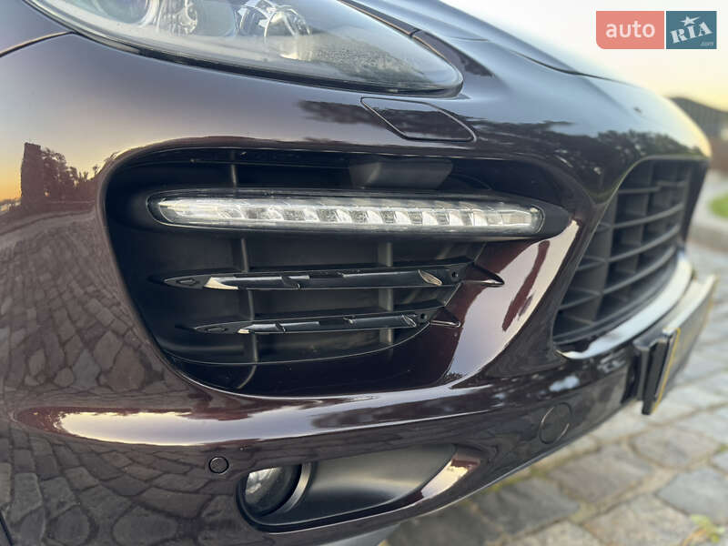 Внедорожник / Кроссовер Porsche Cayenne 2014 в Львове