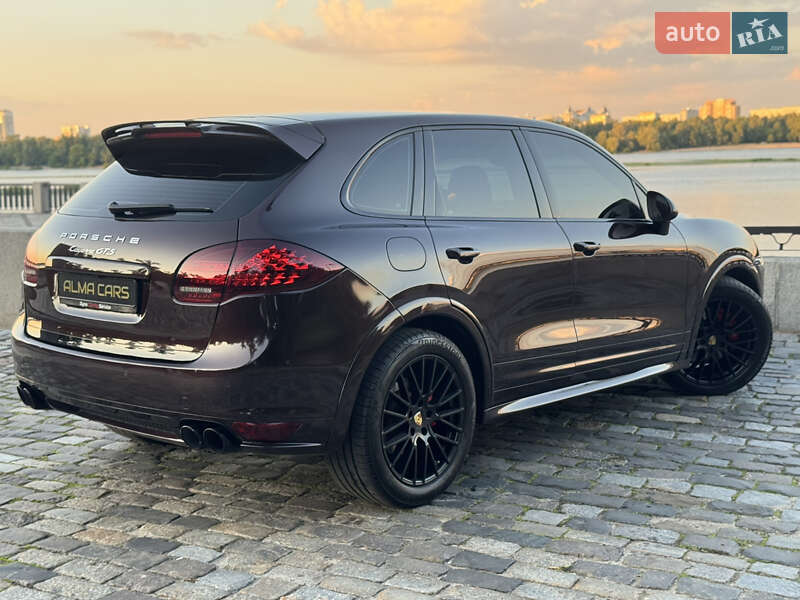Внедорожник / Кроссовер Porsche Cayenne 2014 в Львове