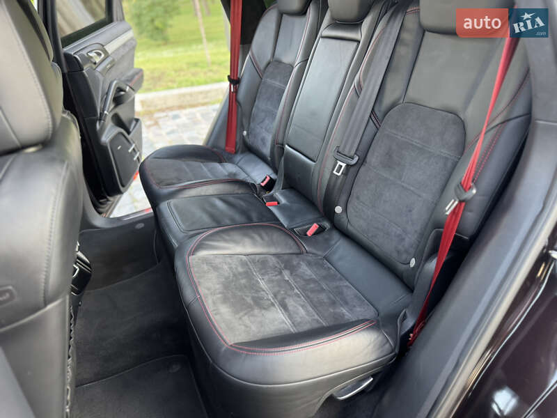 Внедорожник / Кроссовер Porsche Cayenne 2014 в Львове
