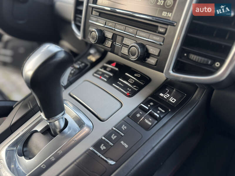 Внедорожник / Кроссовер Porsche Cayenne 2014 в Львове
