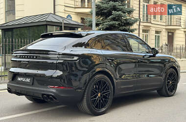 Внедорожник / Кроссовер Porsche Cayenne 2023 в 