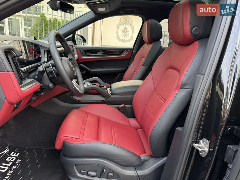 Внедорожник / Кроссовер Porsche Cayenne 2023 в Киеве