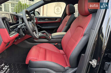 Внедорожник / Кроссовер Porsche Cayenne 2023 в 