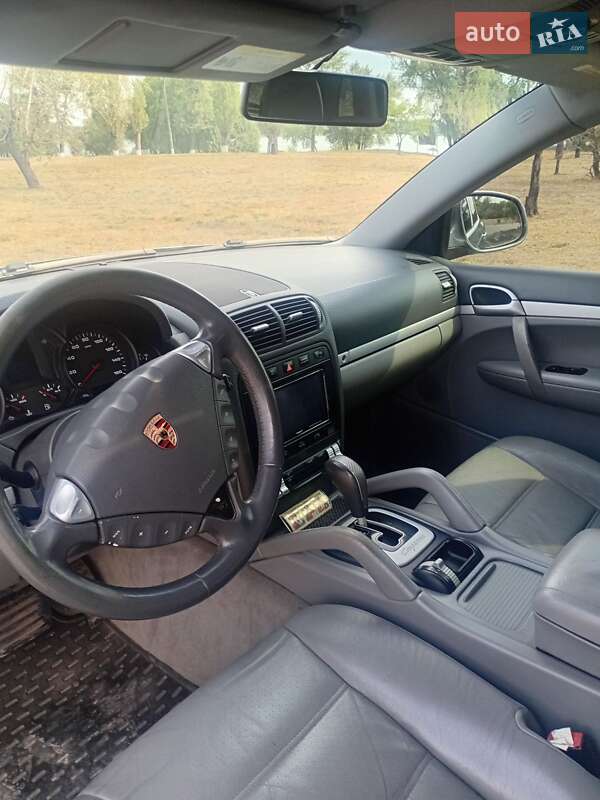 Внедорожник / Кроссовер Porsche Cayenne 2006 в Каменском